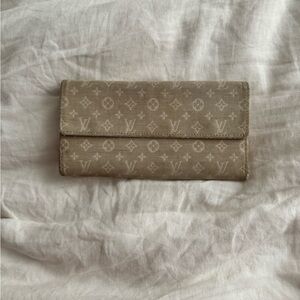 Authentic Louis Vuitton Monogram Mini Lin Portefeuille Sarah Wallet